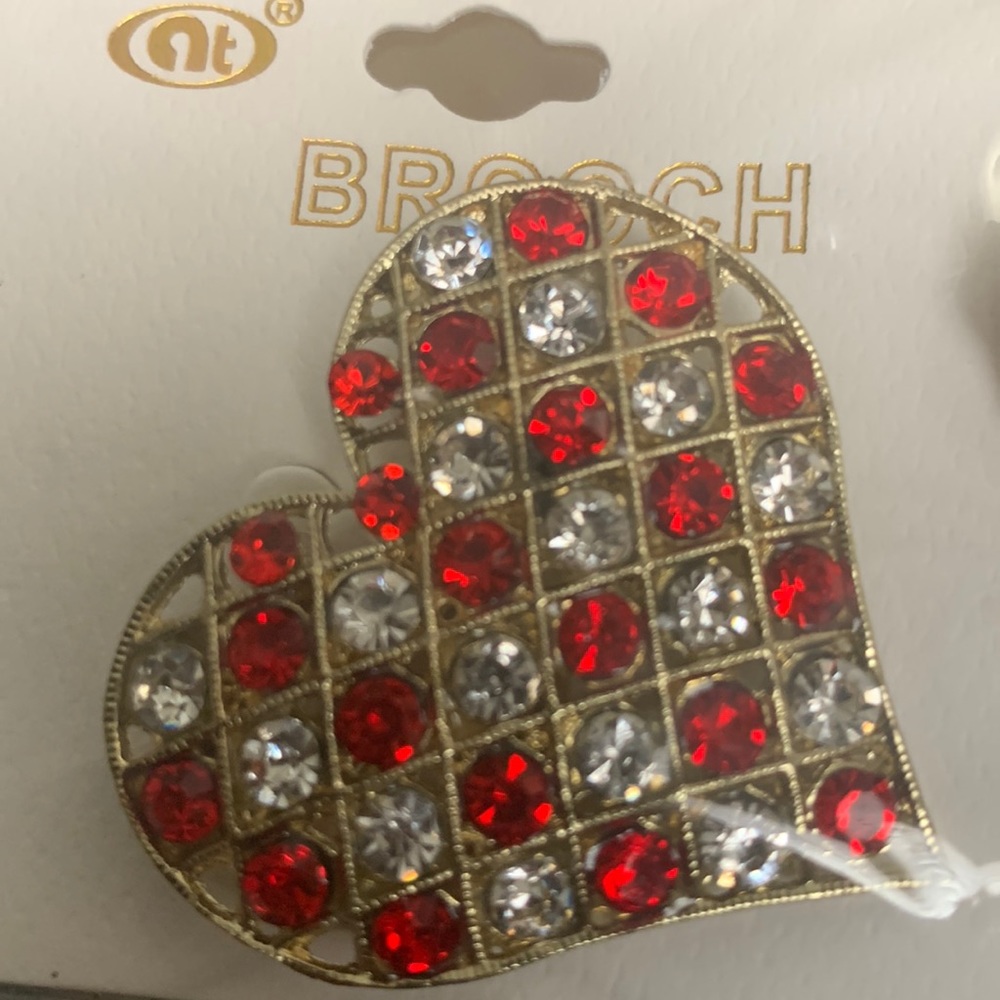 Red and white rhinestone heart brooch